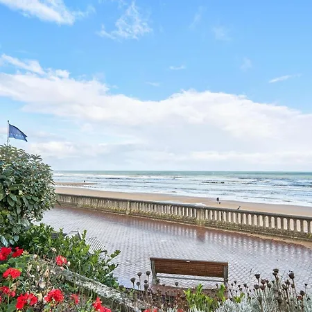 Charming House With Garden In The Seafront In - Welkeys Prázdninový dům Cabourg